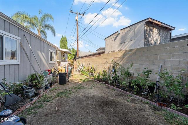 4132 N Ventura Avenue, Ventura CA: https://media.crmls.org/mediaz/f5e6c063-f80f-4086-92ef-3832d6e05542.jpg