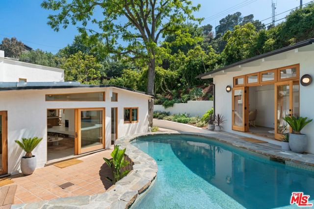 2145 Sunset Crest Drive, Los Angeles CA: https://media.crmls.org/mediaz/f5e74258-9e59-4f08-a872-9a903f91e36e.jpg