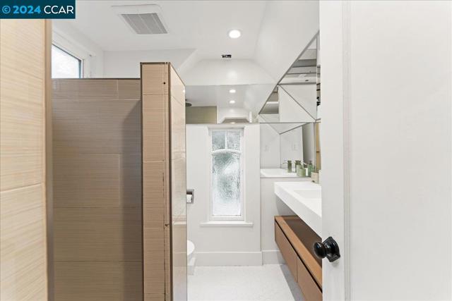Image 43 of 60 For 900 Spruce Street