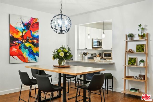 13012 Valleyheart Drive, Studio City CA: https://media.crmls.org/mediaz/f5e7dc9e-560a-4a9b-8d23-6ff94822bad2.jpg