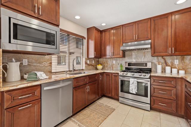 Image 14 of 36 For 10198 Wateridge Circle 157
