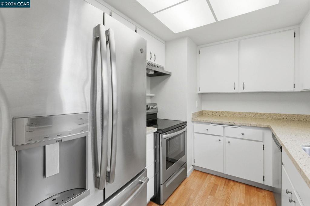 https://media.crmls.org/mediaz/f5e91ad9-79bf-4308-9480-7a2a2409bb32.jpg?preset=X-Large