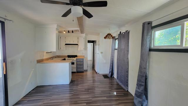74711 Dillon Road, Desert Hot Springs CA: https://media.crmls.org/mediaz/f5e9e297-8220-4a86-8bb4-e83d76217329.jpg