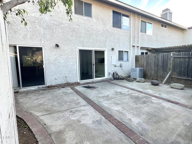 Detail Gallery Image 14 of 15 For 14885 Campus Park Dr #C,  Moorpark,  CA 93021 - 4 Beds | 3 Baths