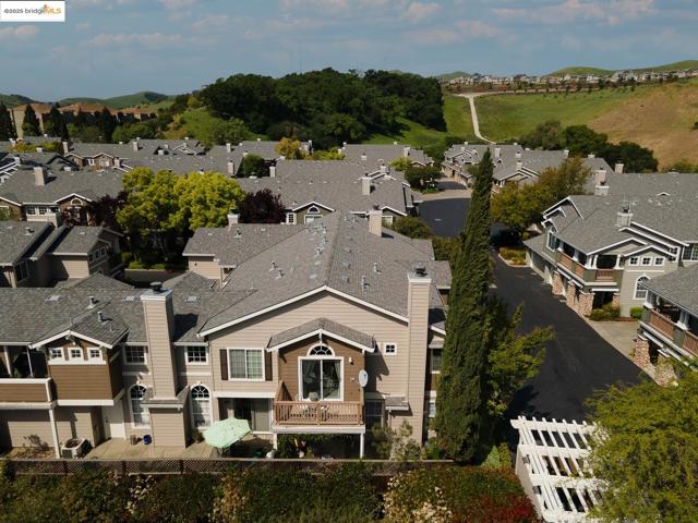 1105 Radiant Lane, San Ramon CA: https://media.crmls.org/mediaz/f5ea3458-7be4-436c-b05a-6f05c9f7f866.jpg