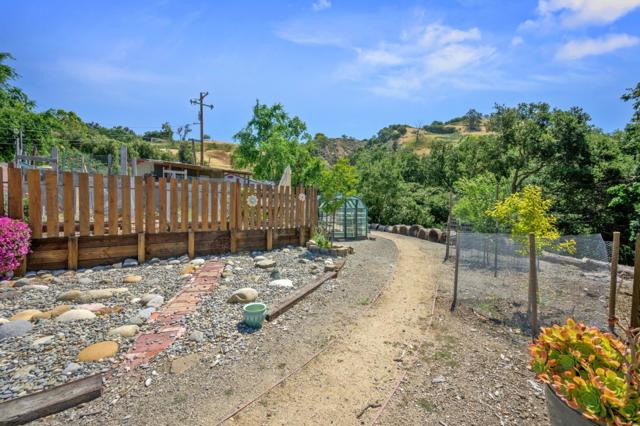 15946 Camino Vista Way, San Jose CA: https://media.crmls.org/mediaz/f5ea3eb6-7974-43b5-bfb2-5d9673fe3bc8.jpg