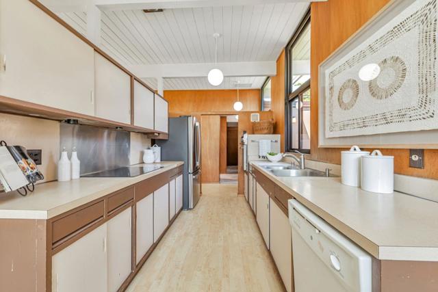 2104 Lexington Avenue, San Mateo CA: https://media.crmls.org/mediaz/f5ea42d0-647d-4632-8826-903ef79902e4.jpg