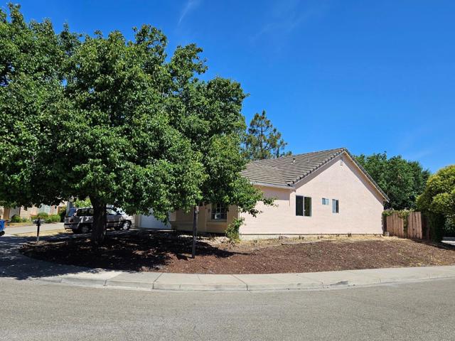 4575 Park Hill Court, Antioch CA: https://media.crmls.org/mediaz/f5ea9d1d-da12-456a-8aba-0ac3fb9f7593.jpg
