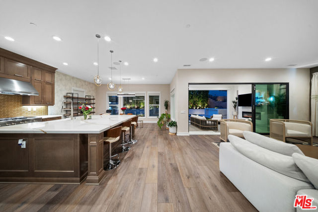 20643 W Wood Rose Court, Porter Ranch CA: https://media.crmls.org/mediaz/f5eb6d69-2055-49f4-95d3-213ac8c200d0.jpg