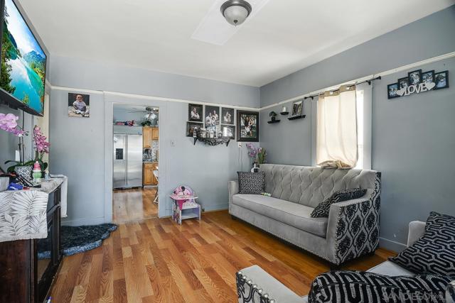 3119 Market St, San Diego CA: https://media.crmls.org/mediaz/f5ec3472-804e-4e34-a161-e4a97aaca030.jpg