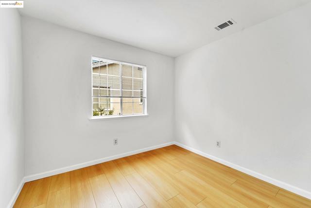 1764 Primrose Ln, Pinole CA: https://media.crmls.org/mediaz/f5ec39a7-ea0f-4c5f-995e-d4c238f761bc.jpg