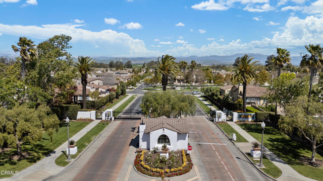 2012 Keltic Lodge Drive, Oxnard CA: https://media.crmls.org/mediaz/f5ec5833-58b9-46d5-84e7-3fb00d8e2803.jpg