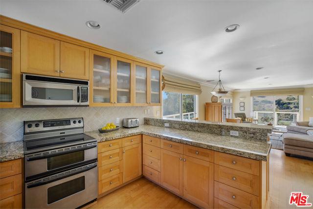 2903 Valmere Drive photo 8