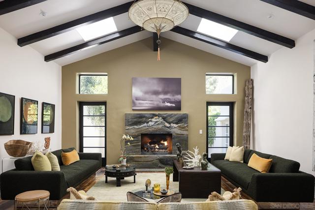 6977 Las Colinas, Rancho Santa Fe CA: https://media.crmls.org/mediaz/f5ed774c-e31c-4657-86db-cddbe683c6c3.jpg