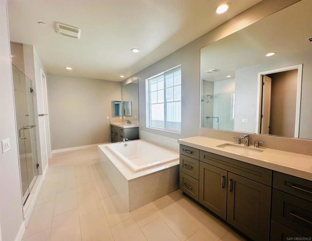 13765 Holly Oak Way, Poway CA: https://media.crmls.org/mediaz/f5ed9280-3553-40b8-ad0f-02c9e579667f.jpg