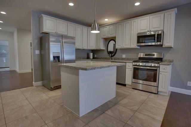 3012 4th Avenue, Sacramento CA: https://media.crmls.org/mediaz/f5ed9691-9ed9-4cdd-b036-f31b4a8216b1.jpg