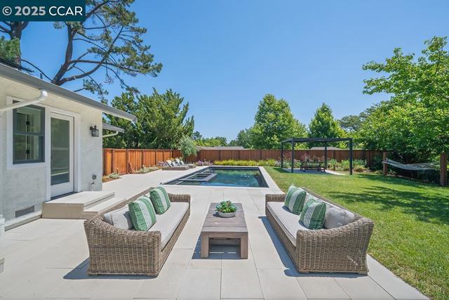 3108 Del Oceano Dr, Lafayette CA: https://media.crmls.org/mediaz/f5ee0860-4e01-4979-a81a-02d9e7135bc9.jpg
