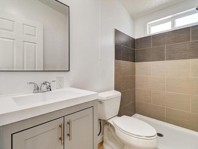 18-2204 Ocean Side Avenue-18