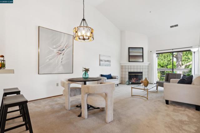 1731 S Villa Way, Walnut Creek CA: https://media.crmls.org/mediaz/f5f004b9-33bf-4299-a13b-ac728ef2940c.jpg
