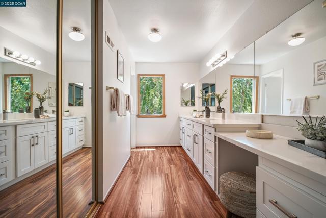 232 Jewel Terrace, Danville CA: https://media.crmls.org/mediaz/f5f04fe0-3dfc-4cd4-869f-cfd331fd8ec1.jpg