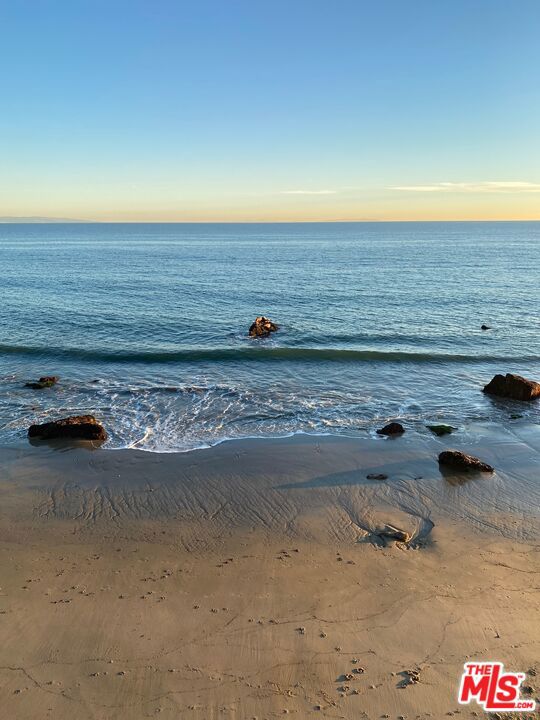 19640 Pacific Coast Highway, Malibu CA: https://media.crmls.org/mediaz/f5f0d4e2-c6e0-4d6c-82ca-b305918eb62c.jpg