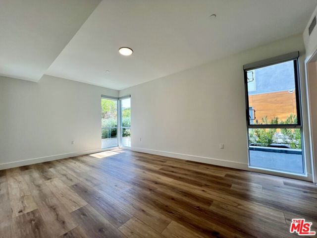 5801 Camerford Avenue, Los Angeles CA: https://media.crmls.org/mediaz/f5f27e94-b937-4313-8dc0-b531549f872a.jpg