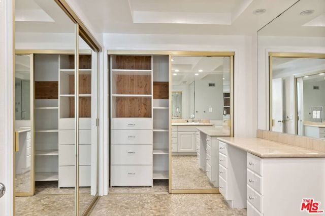 2781 Woodwardia Drive, Los Angeles CA: https://media.crmls.org/mediaz/f5f2fb35-e37a-4a91-b27c-9e1dc92a09a2.jpg
