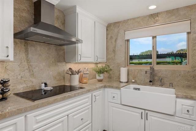 Detail Gallery Image 6 of 31 For 640 W Solana Circle #11,  Solana Beach,  CA 92075 - 2 Beds | 2 Baths