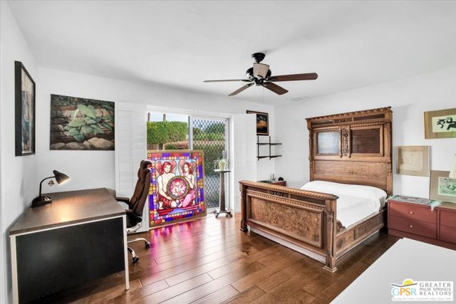 2250 Tamarisk Road, Palm Springs CA: https://media.crmls.org/mediaz/f5f3c9d9-f00e-4c33-a196-ed9fb6273ba5.jpg