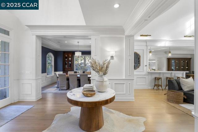 1826 Alameda Diablo, Diablo CA: https://media.crmls.org/mediaz/f5f3e0bd-c4a9-4fec-b39f-5f1ae3193026.jpg