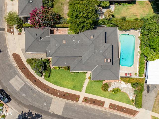 1915 Canyon Close Road, Pasadena CA: https://media.crmls.org/mediaz/f5f45d2b-7223-43b9-8899-af2a1d61acb6.jpg