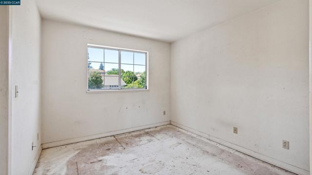 2117 Mark Twain Dr, Antioch CA: https://media.crmls.org/mediaz/f5f48908-148d-488e-a698-56b6a691f9ca.jpg