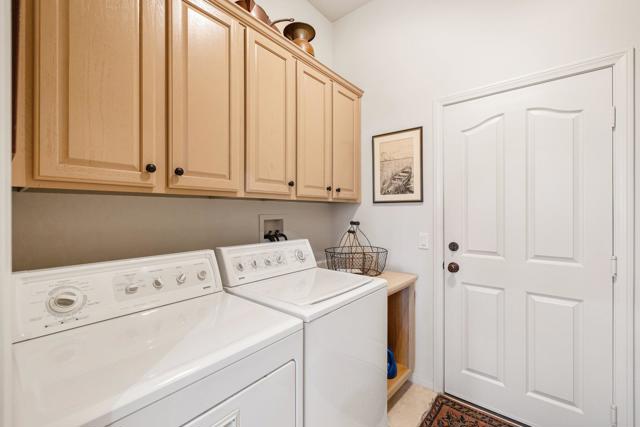 44085 Royal Troon Drive, Indio CA: https://media.crmls.org/mediaz/f5f4f45b-8320-4b77-a784-12709063717b.jpg