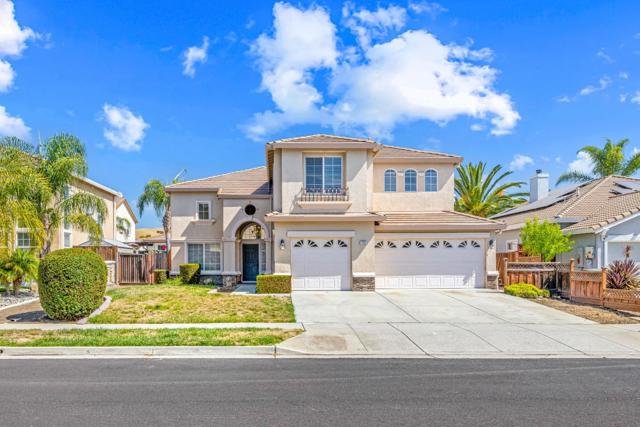 1515 Dovetail Way, Gilroy CA: https://media.crmls.org/mediaz/f5f59e7b-cf6d-4d29-b934-4d500e098eb1.jpg