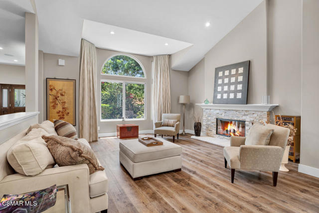 4953 Kilburn Court, Oak Park CA: https://media.crmls.org/mediaz/f5f5b0dd-0b41-466e-88e5-033070531f0c.jpg