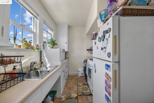 Image 33 of 45 For 271 38th St  