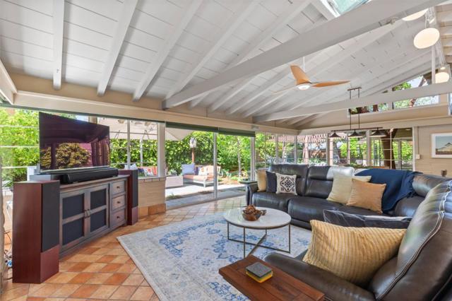 690 Torwood Lane, Los Altos CA: https://media.crmls.org/mediaz/f5f61f66-14a7-4c68-a4d6-8be1050e1f35.jpg