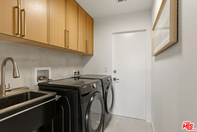 2031 Channelford Road photo 29