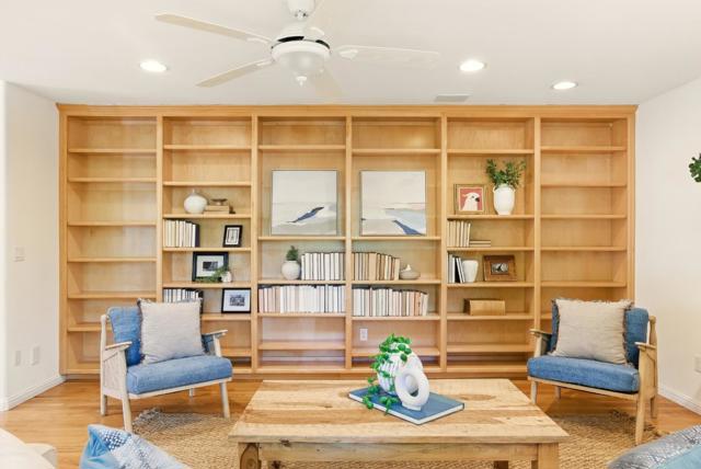41 Regent Place, Palo Alto CA: https://media.crmls.org/mediaz/f5f63de8-693f-4c08-b164-f928b82eb733.jpg