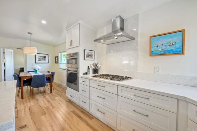 699 N Vulcan Avenue, Encinitas CA: https://media.crmls.org/mediaz/f5f7aaf7-ca9e-47f7-87c2-8254a1366eaf.jpg