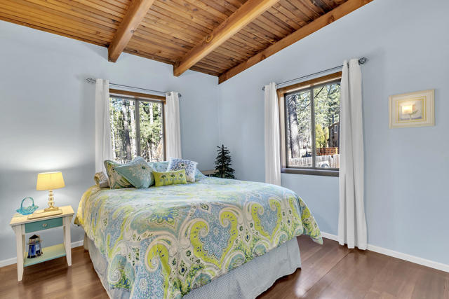53340 Idyllbrook Drive, Idyllwild CA: https://media.crmls.org/mediaz/f5f8068d-4959-492f-b0d3-5bebd48864b1.jpg