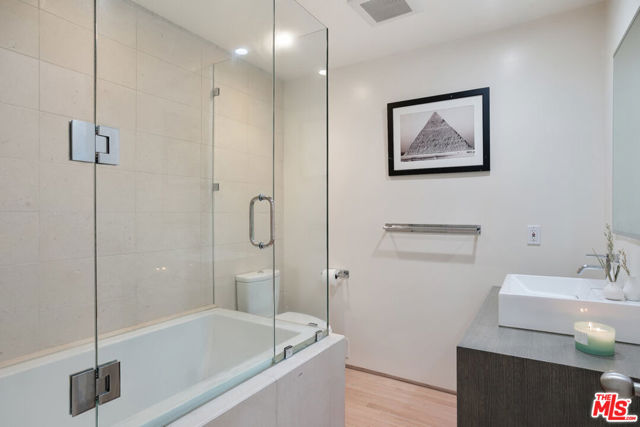 2742 Creston Drive, Los Angeles CA: https://media.crmls.org/mediaz/f5f82970-6e85-4506-a953-439e728c0272.jpg