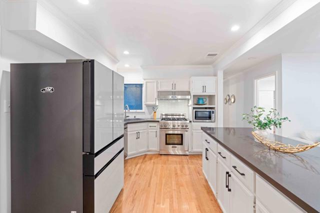 173 Ivy Hill Way, Los Gatos CA: https://media.crmls.org/mediaz/f5f86708-7469-4da7-a551-619fe2831918.jpg