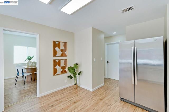 Image 19 of 58 For 4691 Rousillon Ave