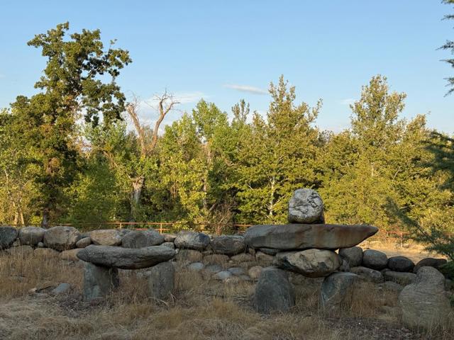 7555 Merced Falls Road, Snelling CA: https://media.crmls.org/mediaz/f5facea3-6b7c-4667-9e36-1044025a07ac.jpg