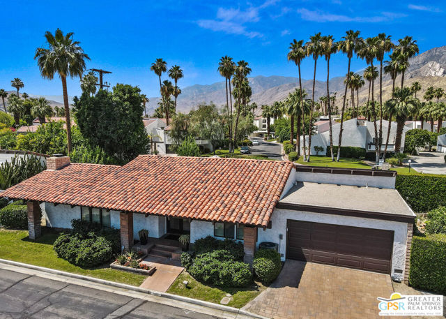 1347 Primavera Drive, Palm Springs CA: https://media.crmls.org/mediaz/f5fb35e0-2fb8-404e-9cf9-4281062f9364.jpg