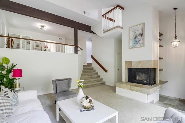 3319 Caminito Eastbluff, La Jolla CA: https://media.crmls.org/mediaz/f5fb6728-db5a-453c-80a9-1087233b31b9.jpg