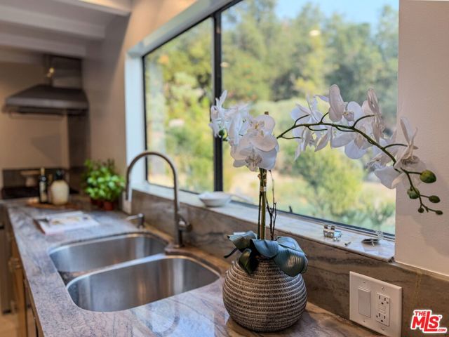 520 Barker Pass Road, Santa Barbara CA: https://media.crmls.org/mediaz/f5fc3e02-a822-47d5-8849-abe1fbe8f508.jpg