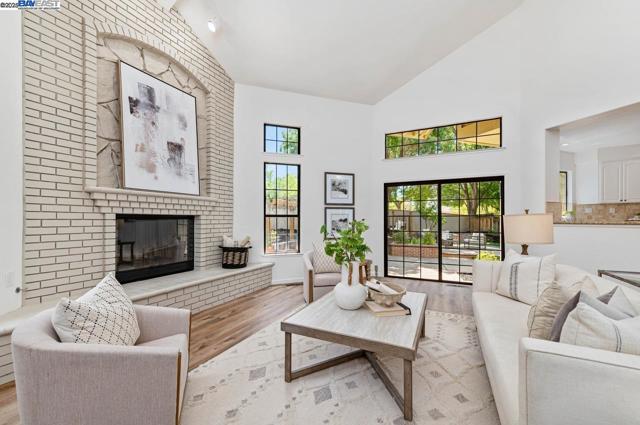 942 Finovino Ct, Pleasanton CA: https://media.crmls.org/mediaz/f5fc7f8c-c22f-44e6-a509-300226df9d18.jpg