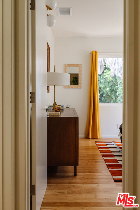 4220 Hillcrest Drive, Los Angeles CA: https://media.crmls.org/mediaz/f5fd2bba-2e56-4899-bb78-781e73701f55.jpg